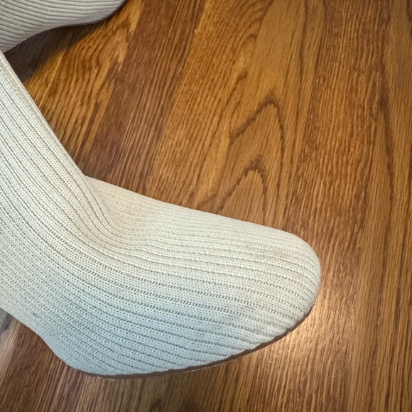 Joie Cream Ribbed Sweater Heeled Booties Size 6.5 - Picture 15 of 16